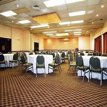 Quality Hotel & Suites Cincinnati Central West Chester Restaurant photo