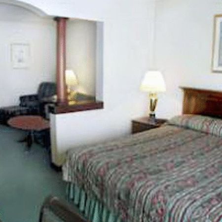 Quality Hotel & Suites Cincinnati Central West Chester Chambre photo